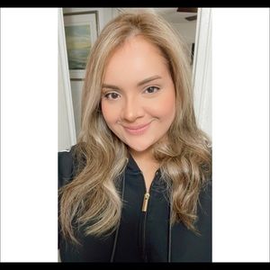 Meet your Posher, Alejandra